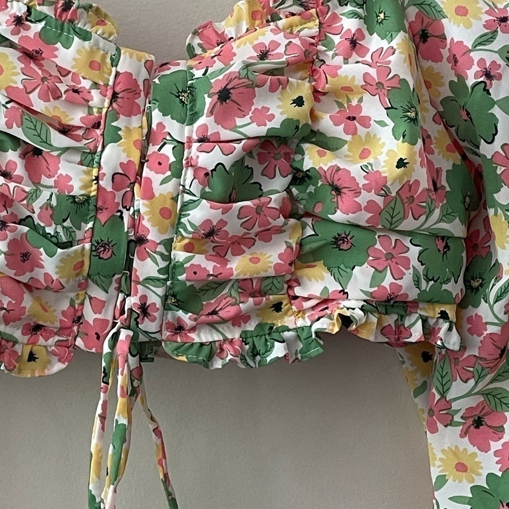Floral Long Sleeve Tie Front Crop Top Size Large - Picture 3 of 3